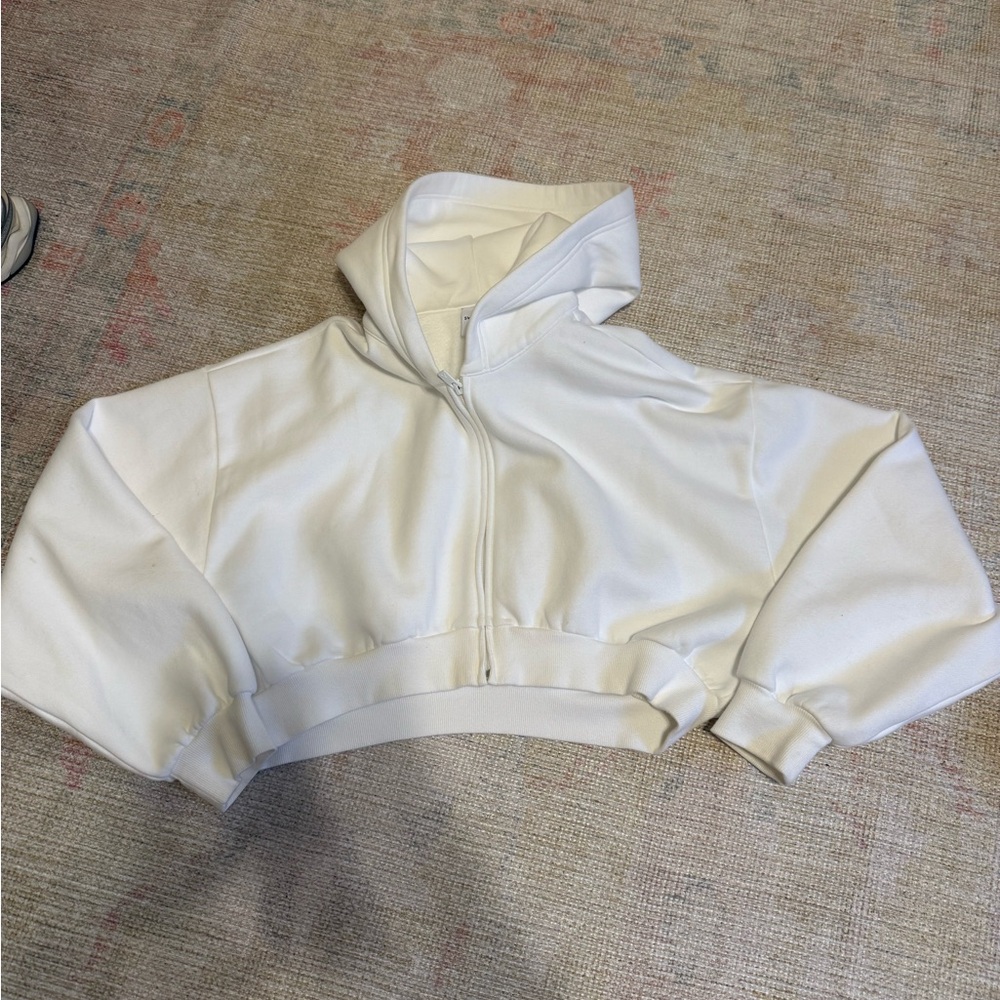 Aritzia Mega Fit Cropped Zip up